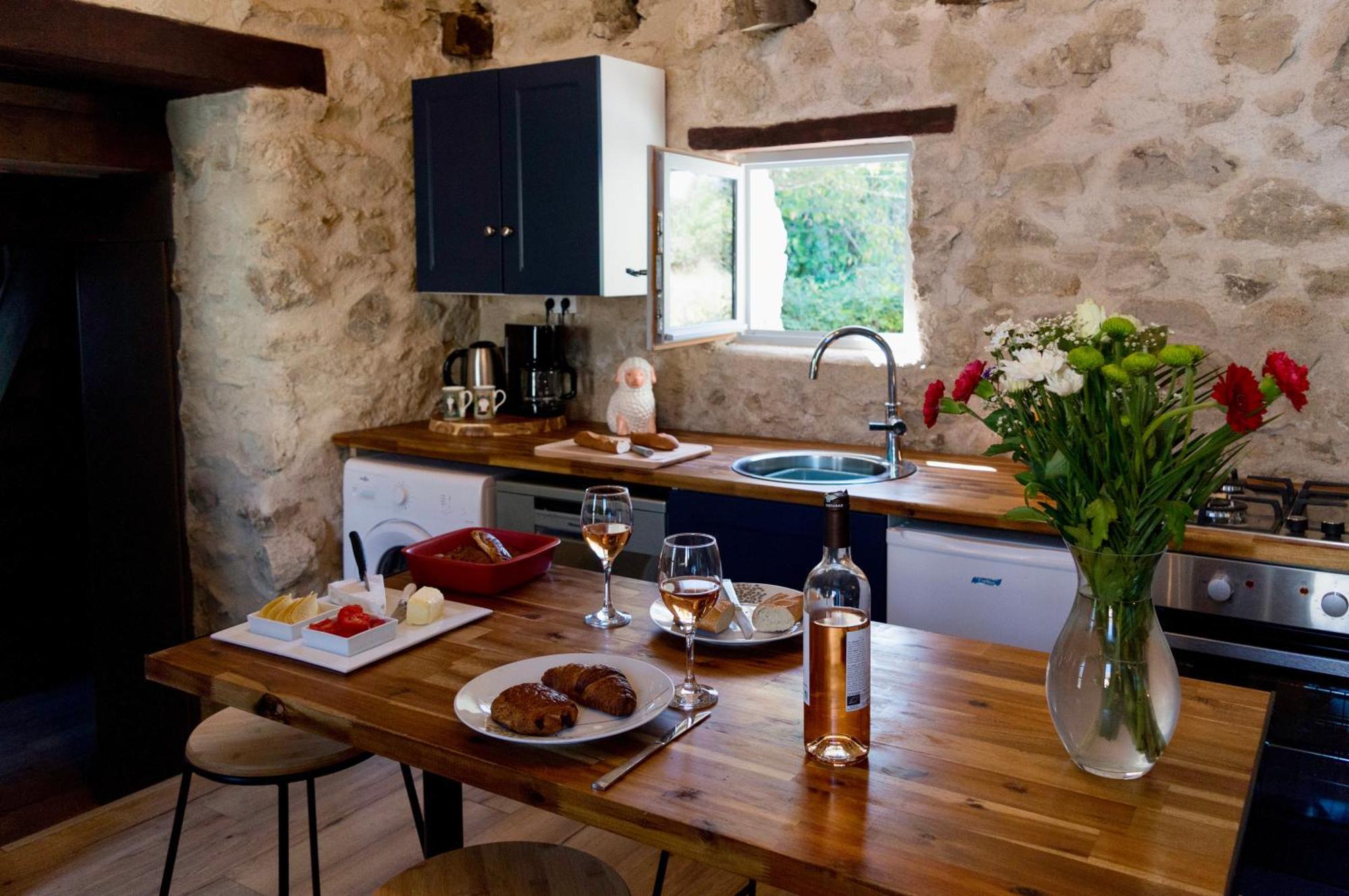Petite Maison De Mouton Azat-le-Riz Luaran gambar